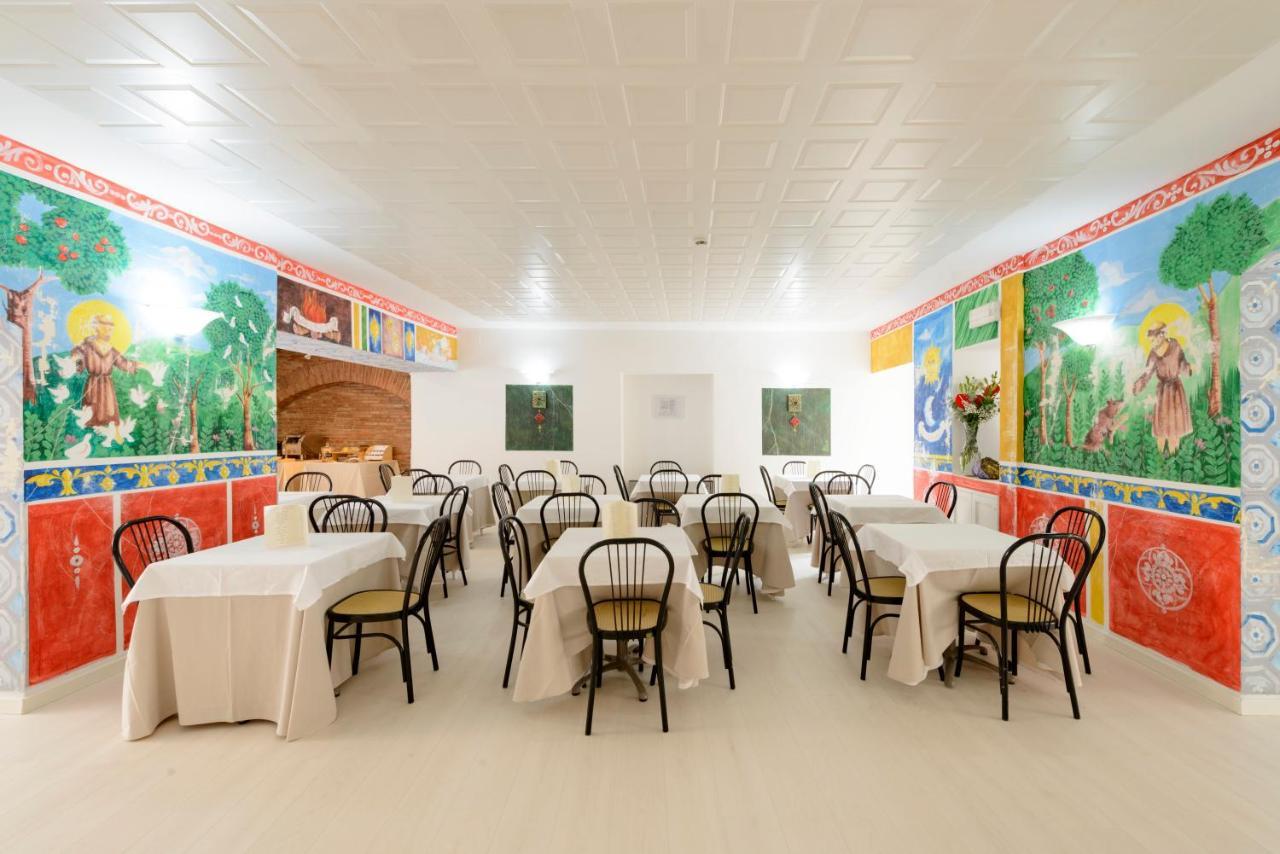 Hotel San Francesco E Il Lupo Γκούμπιο Εξωτερικό φωτογραφία