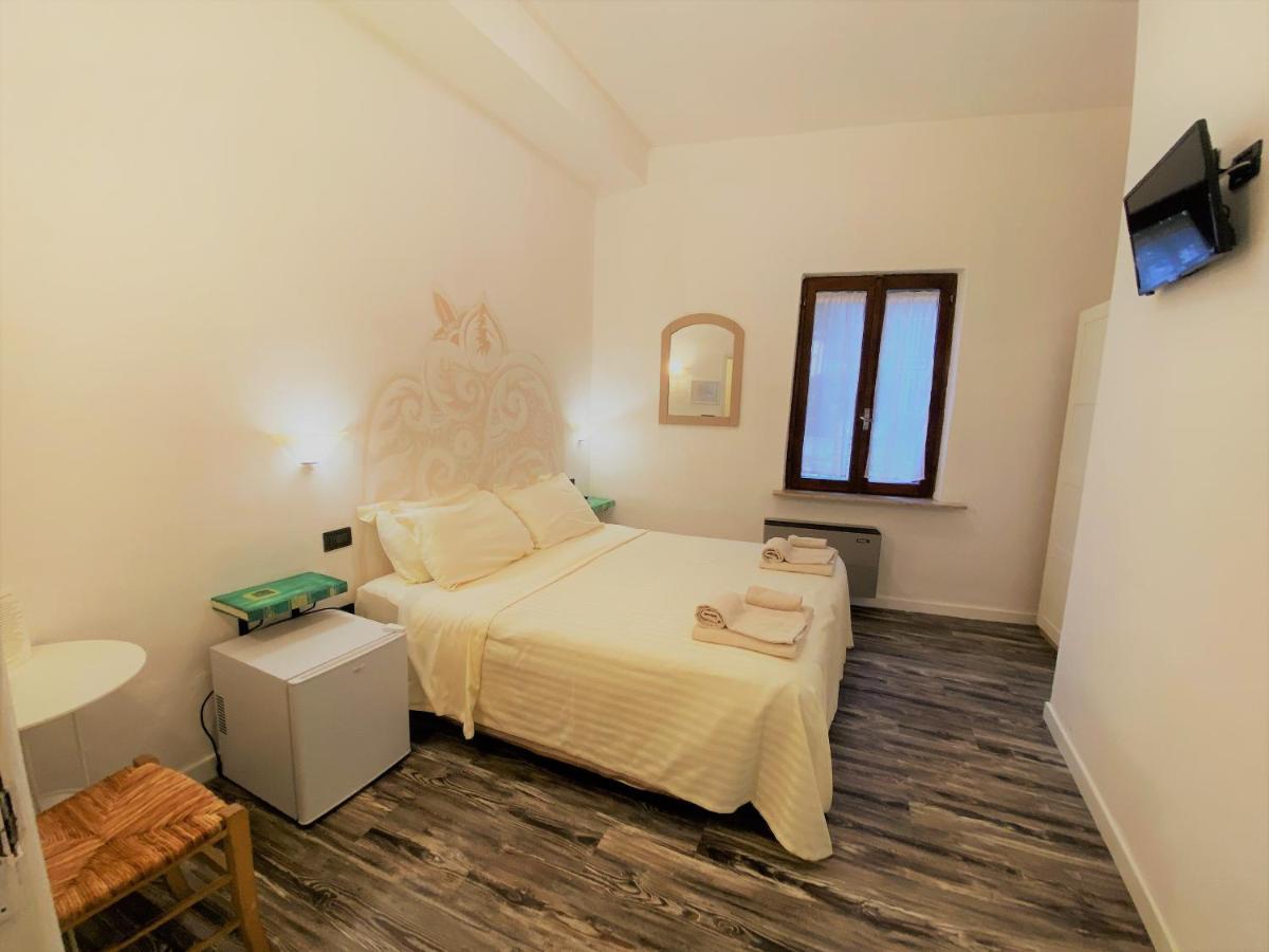 Hotel San Francesco E Il Lupo Γκούμπιο Εξωτερικό φωτογραφία