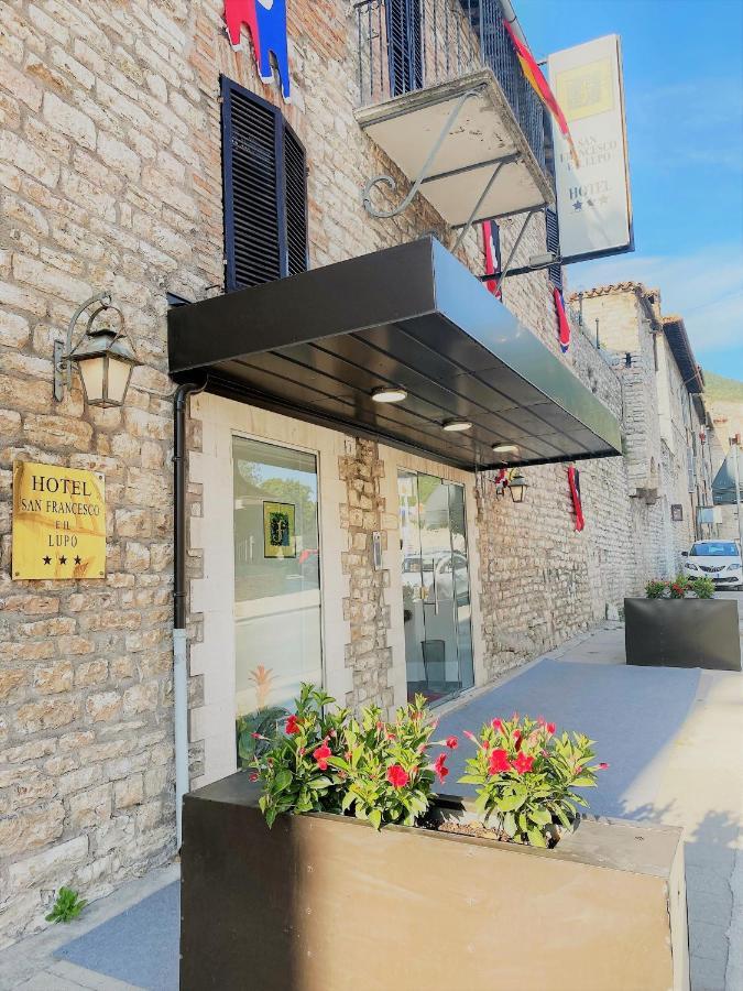 Hotel San Francesco E Il Lupo Γκούμπιο Εξωτερικό φωτογραφία