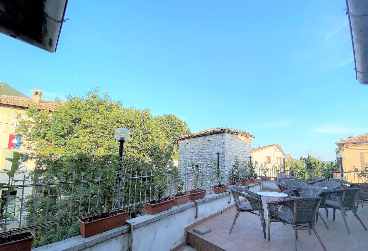 Hotel San Francesco E Il Lupo Γκούμπιο Εξωτερικό φωτογραφία